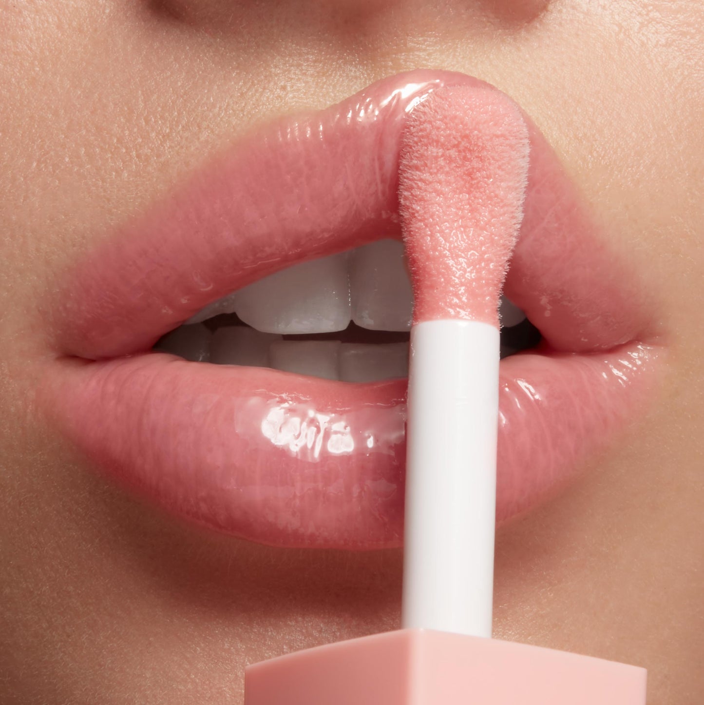 So Juicy Plumping Glossy Lip Oil - Image 5