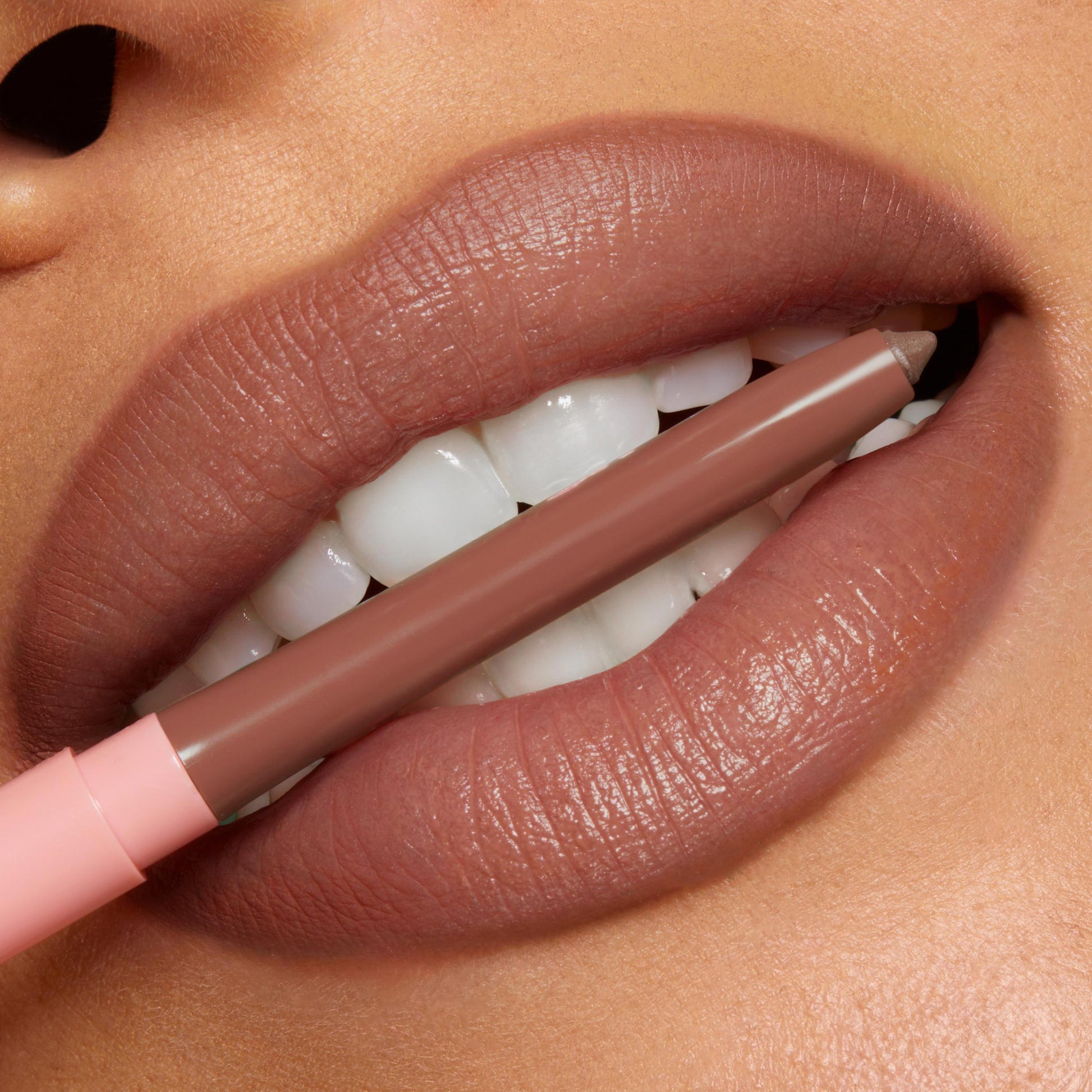 So Juicy Plumping Lip Liner with Peptides - Image 2