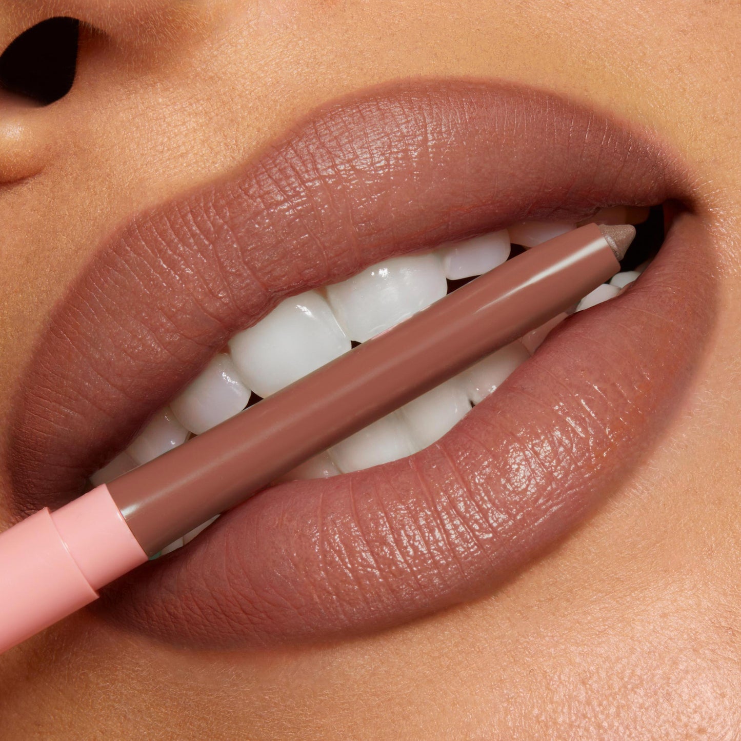 So Juicy Plumping Lip Liner with Peptides - Image 2