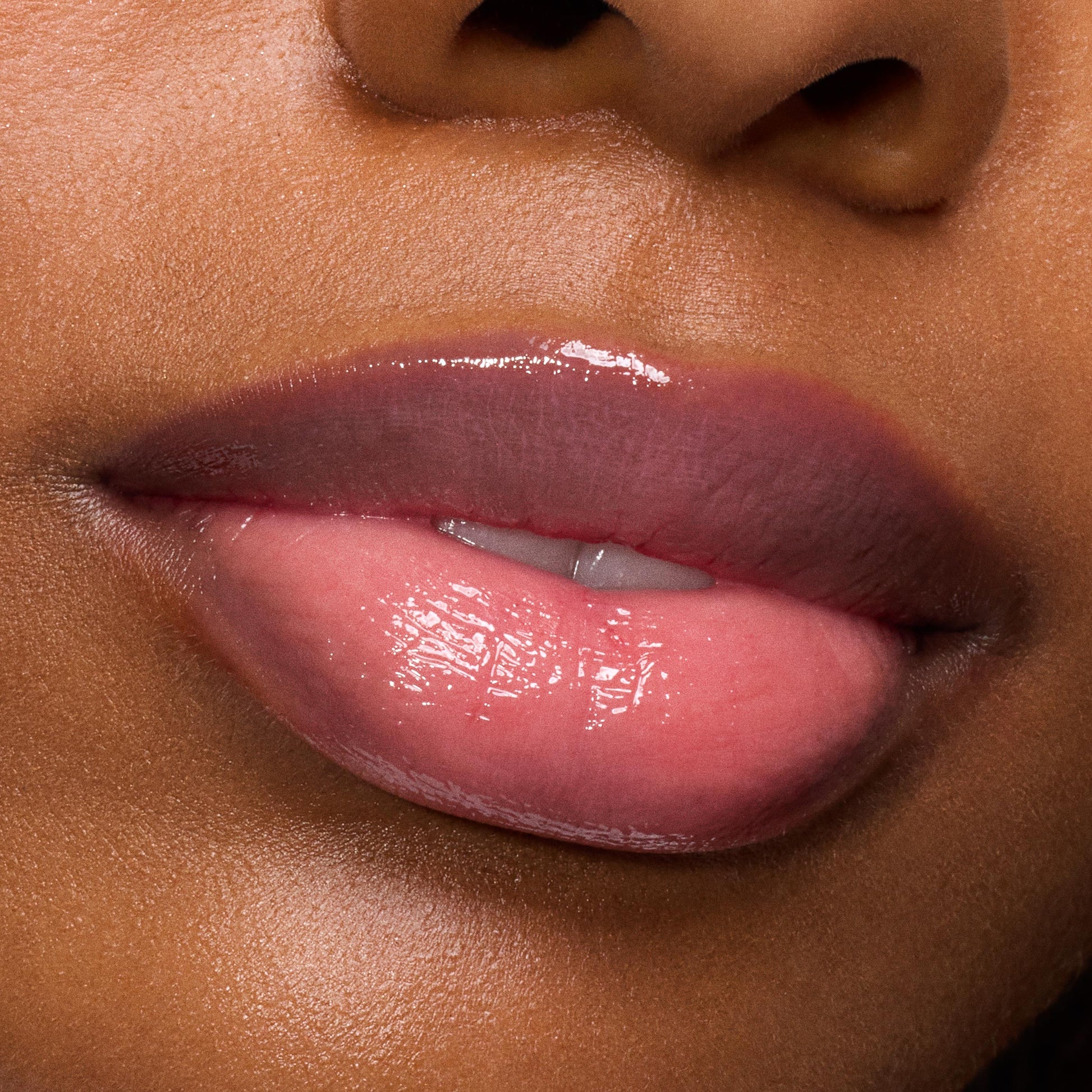 So Juicy Plumping Gloss Balm with Peptides - Image 5