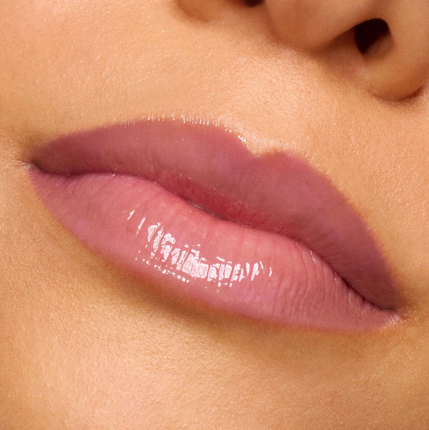 So Juicy Plumping Gloss Balm with Peptides - Image 4