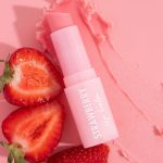 <strong class=aaaaa>Strawberry</strong><br/><span class=bbbbb>Fourth Ray Lip Balm</span><br/><b class=ccccc>Smoothing Lip Balm</b>