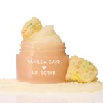 <strong class=aaaaa>Vanilla Cake</strong><br/><span class=bbbbb>Fresh Kiss Lip Scrub</span><br/><b class=ccccc>Exfoliating Sugar Lip Scrub</b>