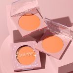 <strong class=aaaaa>Roxbury Dr</strong><br/><span class=bbbbb>Pressed Powder Blush</span><br/><b class=ccccc>Silky Powder Blush</b>