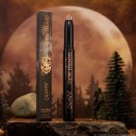 <strong class=aaaaa>Vampire Girl</strong><br/><span class=bbbbb>New Moon Multichrome Shadow Stix</span><br/><b class=ccccc>Creamy Eyeshadow Stick</b>