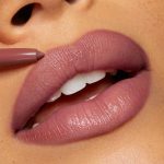 <strong class=aaaaa>Group Chat</strong><br/><span class=bbbbb>So Juicy Plumping Lip Liner</span><br/><b class=ccccc>Lip Liner with Peptides</b> - Image 2
