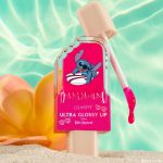 <strong class=aaaaa>Surfer Vibes</strong><br/><span class=bbbbb>Disney Lilo & Stitch Ultra Glossy Lip</span><br/><b class=ccccc>Hydrating Lip Gloss</b>